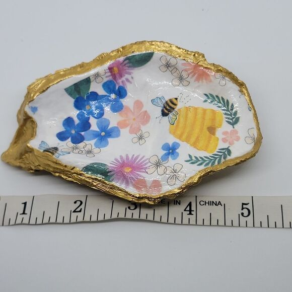 Floral / Bee Oystershell ring holder/ trinket tray - Picture 5 of 6